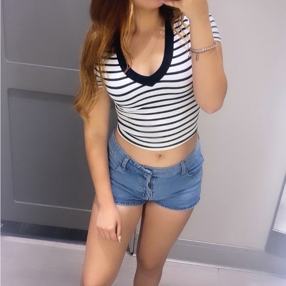 White and Black Short Sleeve Fitted Crop Top